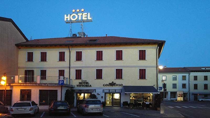 Hotel Vittoria San Giórgio di Nogaro Extérieur photo