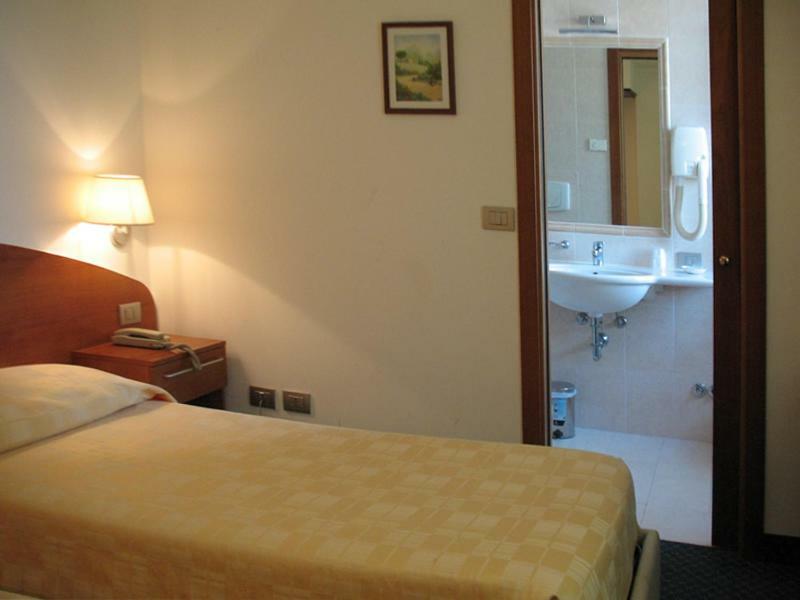 Hotel Vittoria San Giórgio di Nogaro Extérieur photo